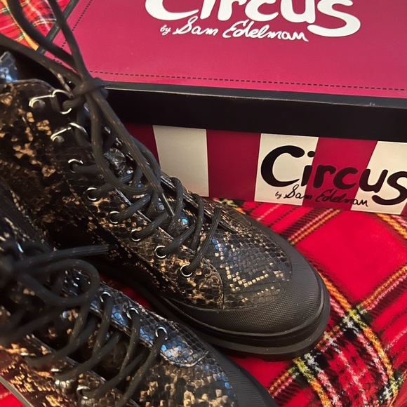 Circus by Sam Edelman Hiker Boot Multi Snake Driftwood print NWT - Picture 6 of 6